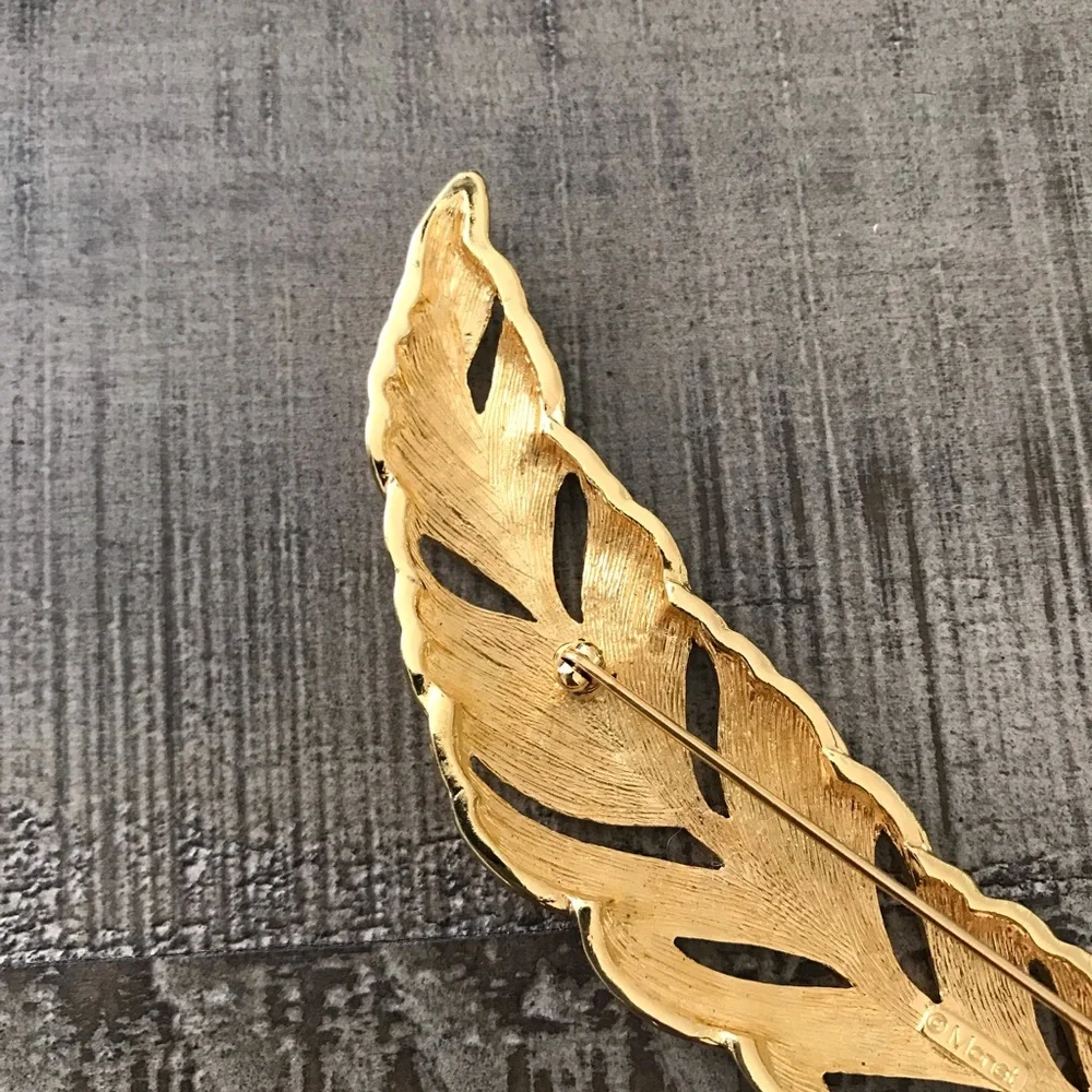 Monet Gold Tone Feather Brooch Pin Vintage